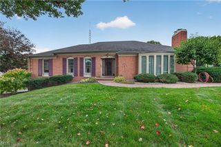 1443 Wilkshire Circle SW, North Canton, OH 44720