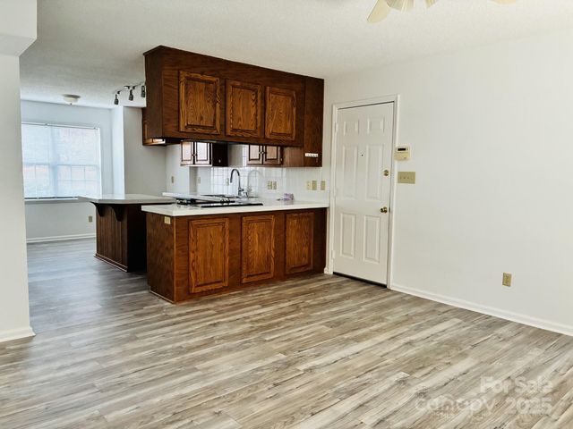 570 29th Avenue Drive NW, Hickory, NC 28601