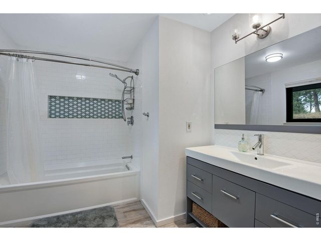 8394 Larkspur Rd, Boulder, CO 80302