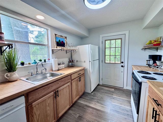 83 Westlake Road, Trinity, TX 75862