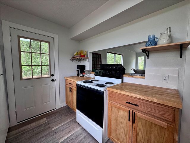 83 Westlake Road, Trinity, TX 75862