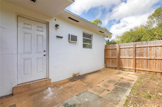 567 NW 90th St 3, El Portal, FL 33150