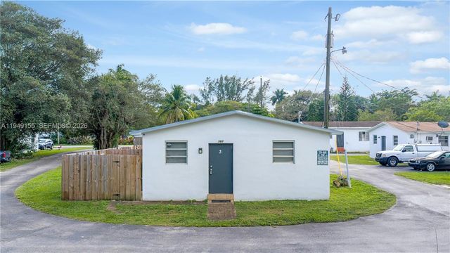 567 NW 90th St 3, El Portal, FL 33150