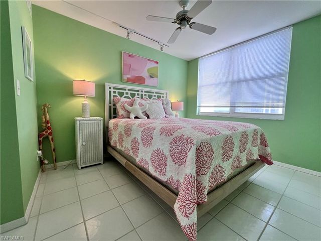 5550 Heron Point DR 704, Naples, FL 34108