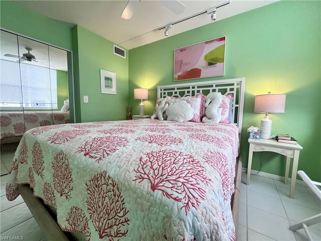 5550 Heron Point DR 704, Naples, FL 34108