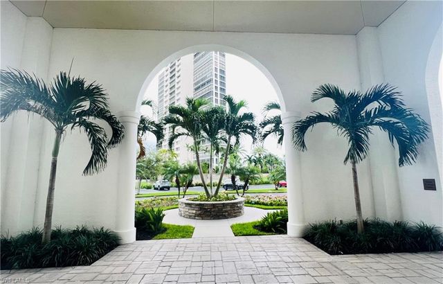 5550 Heron Point DR 704, Naples, FL 34108