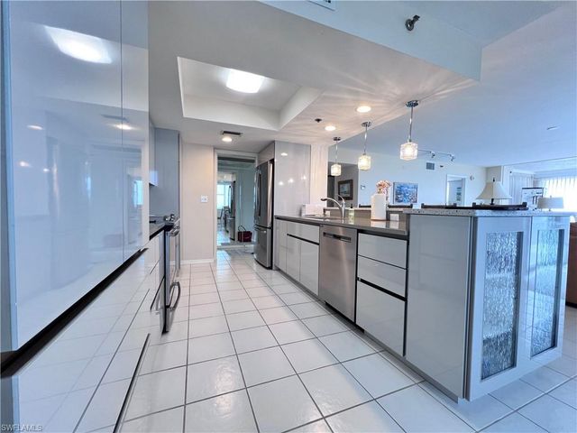 5550 Heron Point DR 704, Naples, FL 34108
