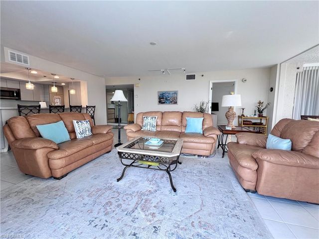 5550 Heron Point DR 704, Naples, FL 34108