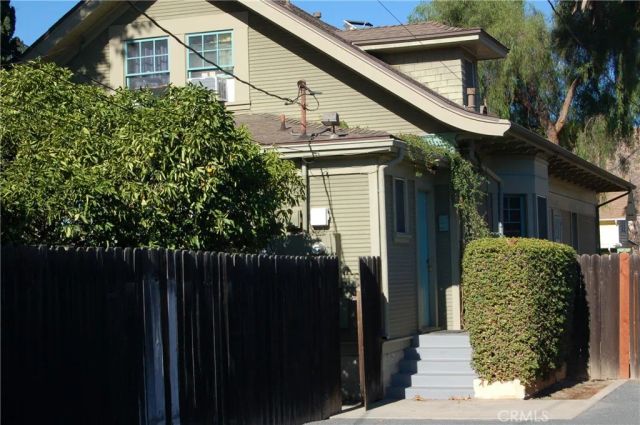 4162 CHESTNUT Street, Riverside, CA 92501