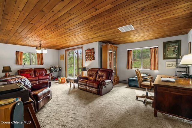 177 Hawkins Spur Rd, Sagle, ID 83860