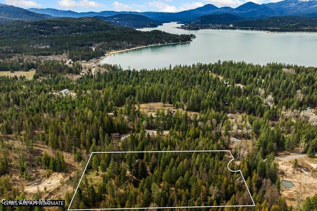 177 Hawkins Spur Rd, Sagle, ID 83860