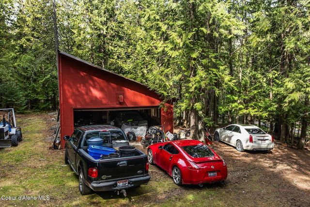 177 Hawkins Spur Rd, Sagle, ID 83860
