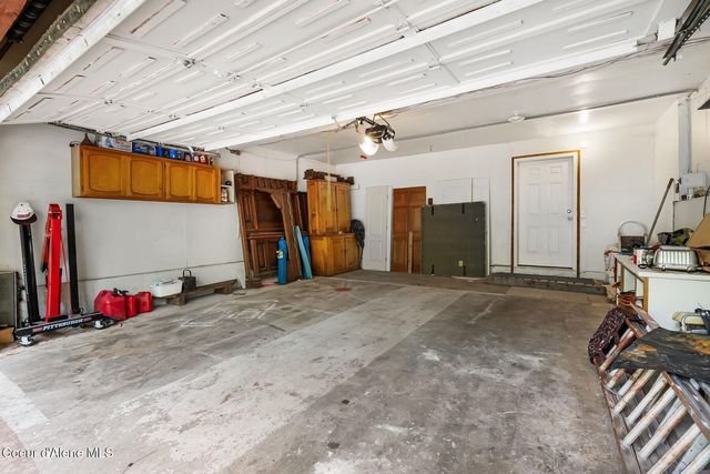 177 Hawkins Spur Rd, Sagle, ID 83860