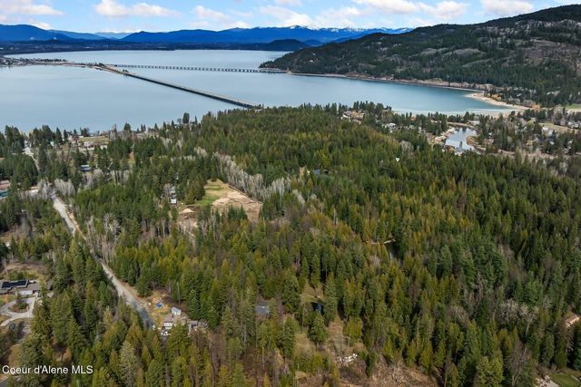 177 Hawkins Spur Rd, Sagle, ID 83860
