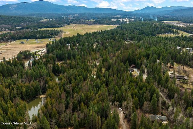 177 Hawkins Spur Rd, Sagle, ID 83860
