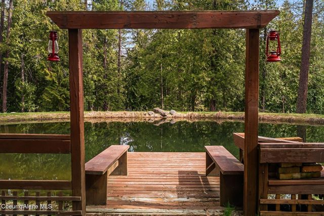 177 Hawkins Spur Rd, Sagle, ID 83860