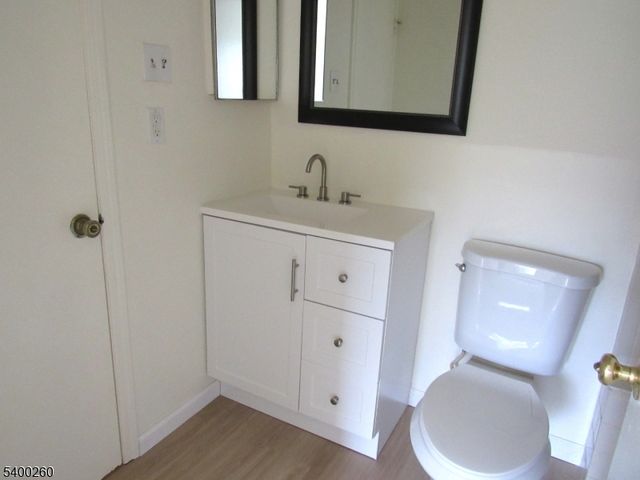 32 Lafayette Ct, North Brunswick Twp., NJ 08902