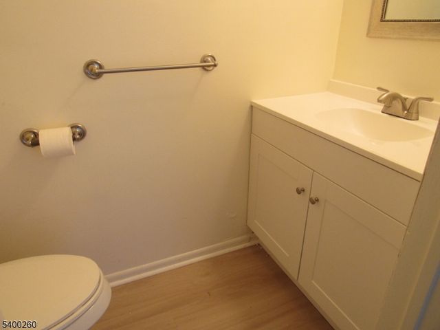 32 Lafayette Ct, North Brunswick Twp., NJ 08902