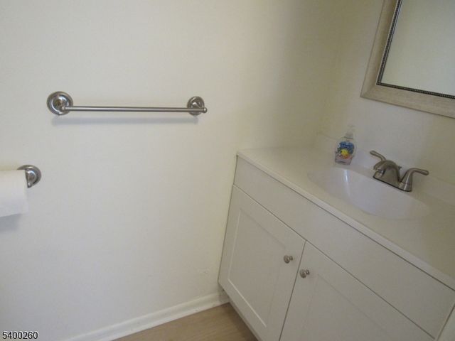 32 Lafayette Ct, North Brunswick Twp., NJ 08902