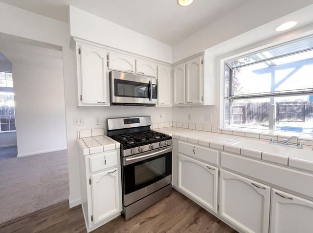 8520 Morning Skye Way, Antelope, CA 95843