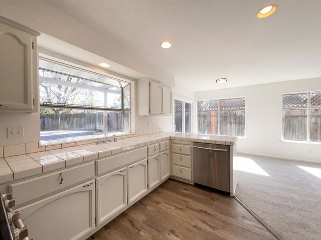 8520 Morning Skye Way, Antelope, CA 95843