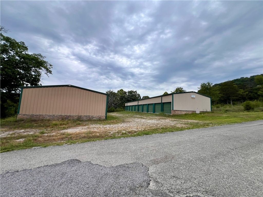 1 White Bass Lane, Holiday Island, AR 72631