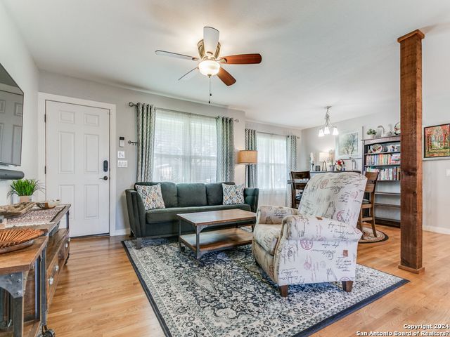 107 BLAKELEY DR, San Antonio, TX 78209