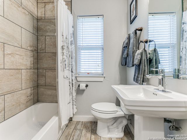 107 BLAKELEY DR, San Antonio, TX 78209