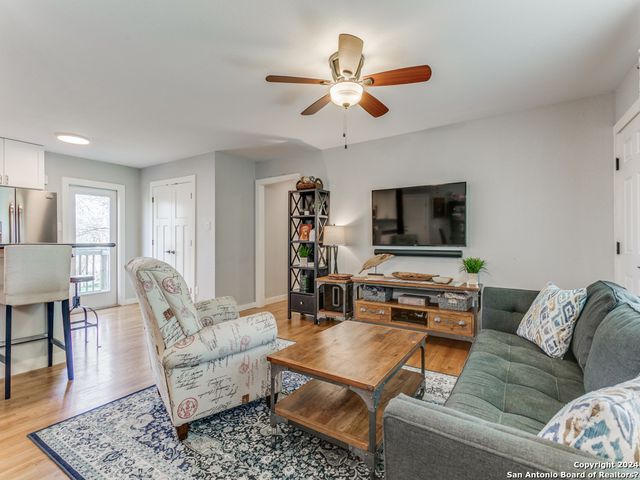 107 BLAKELEY DR, San Antonio, TX 78209