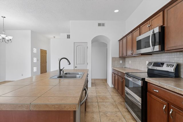41 Bosquecillo, Santa Fe, NM 87508