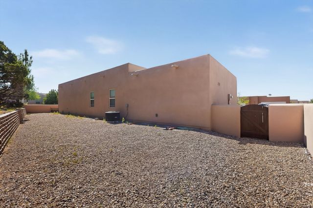 41 Bosquecillo, Santa Fe, NM 87508