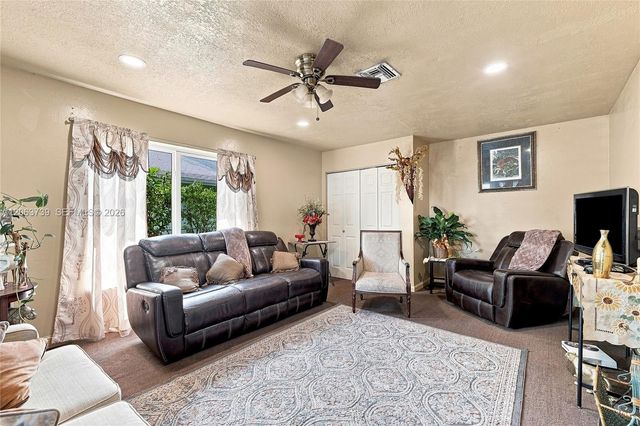 266 SW 7th Ct, Deerfield Beach, FL 33441