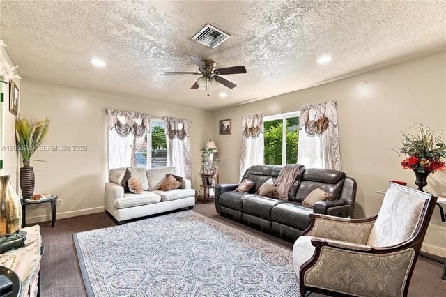 266 SW 7th Ct, Deerfield Beach, FL 33441