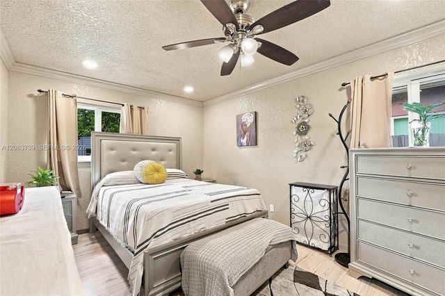 266 SW 7th Ct, Deerfield Beach, FL 33441