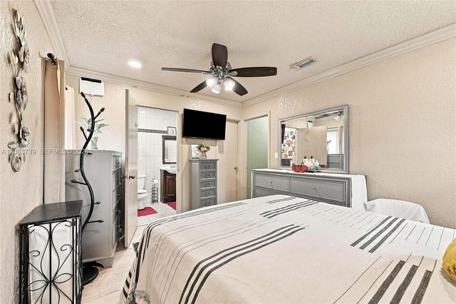 266 SW 7th Ct, Deerfield Beach, FL 33441