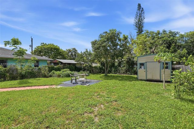 266 SW 7th Ct, Deerfield Beach, FL 33441