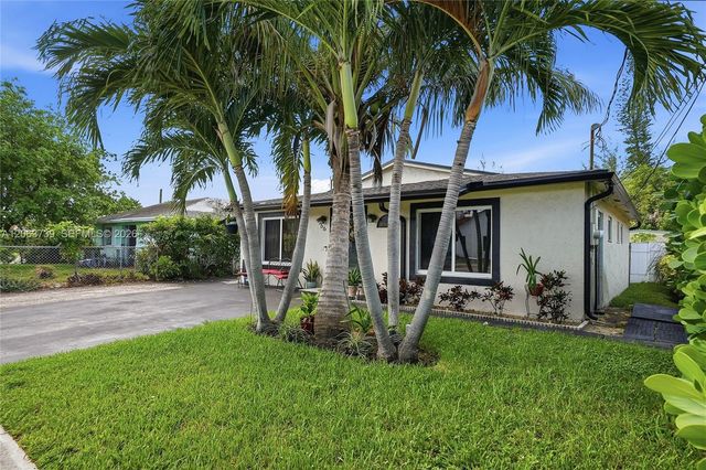 266 SW 7th Ct, Deerfield Beach, FL 33441