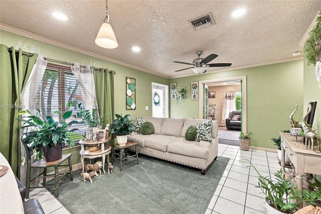 266 SW 7th Ct, Deerfield Beach, FL 33441