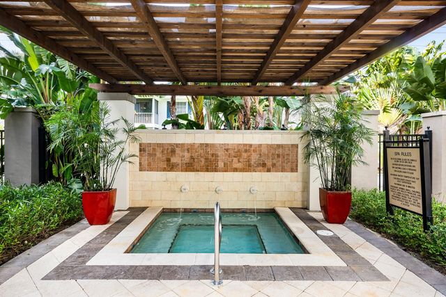 2421 NE 65th Street 313, Fort Lauderdale, FL 33308