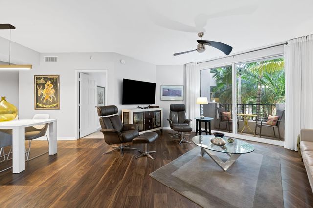 2421 NE 65th Street 313, Fort Lauderdale, FL 33308