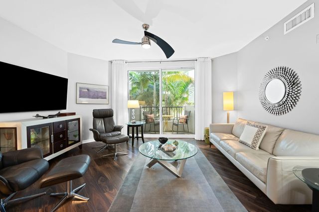 2421 NE 65th Street 313, Fort Lauderdale, FL 33308