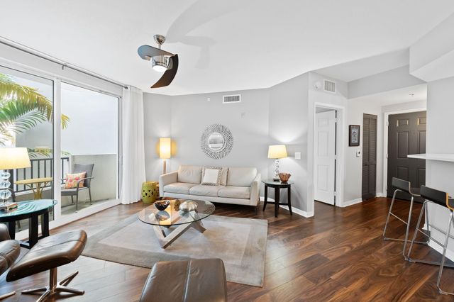 2421 NE 65th Street 313, Fort Lauderdale, FL 33308