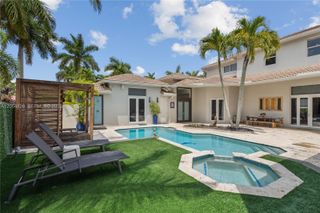 1371 Victoria Isle Dr, Weston, FL 33327