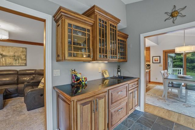 171 Birch ROAD, Delafield, WI 53018