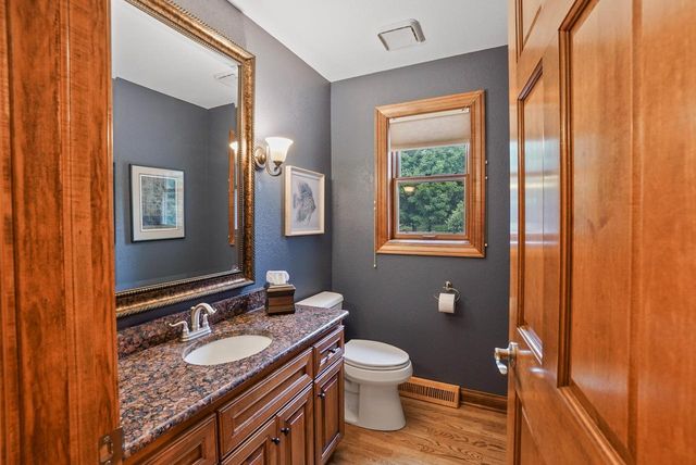 171 Birch ROAD, Delafield, WI 53018