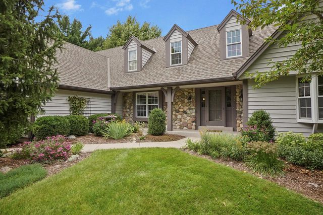 171 Birch ROAD, Delafield, WI 53018