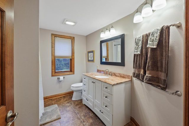 171 Birch ROAD, Delafield, WI 53018