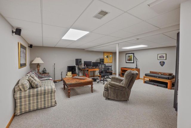 171 Birch ROAD, Delafield, WI 53018