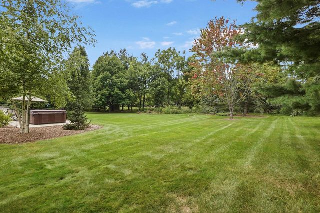 171 Birch ROAD, Delafield, WI 53018