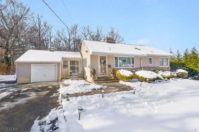 44 Lakeview Ave, Florham Park Boro, NJ 07932